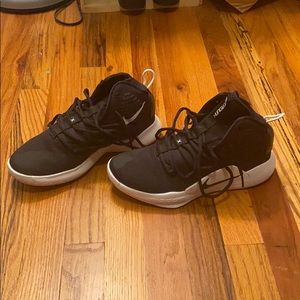 Hyper dunk basketball shoes Nike